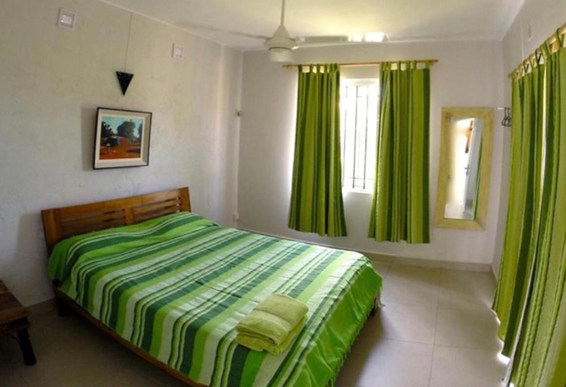 Manawa And One Eye Apartments La Gaulette Extérieur photo