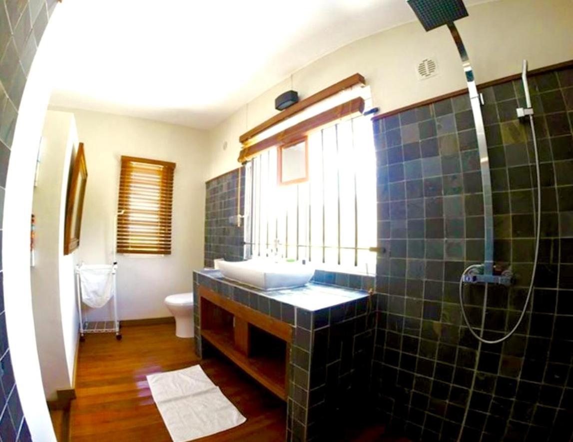 Manawa And One Eye Apartments La Gaulette Extérieur photo