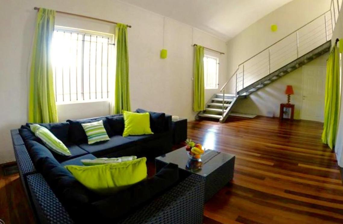 Manawa And One Eye Apartments La Gaulette Extérieur photo