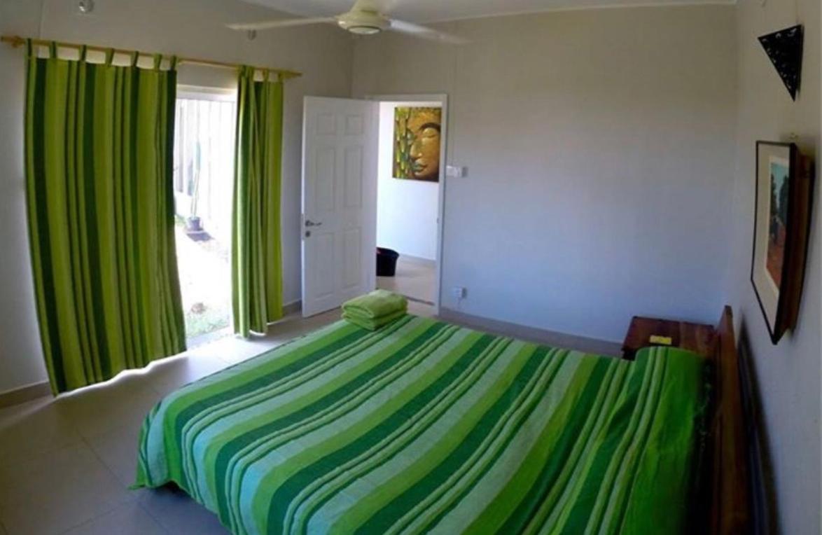 Manawa And One Eye Apartments La Gaulette Extérieur photo